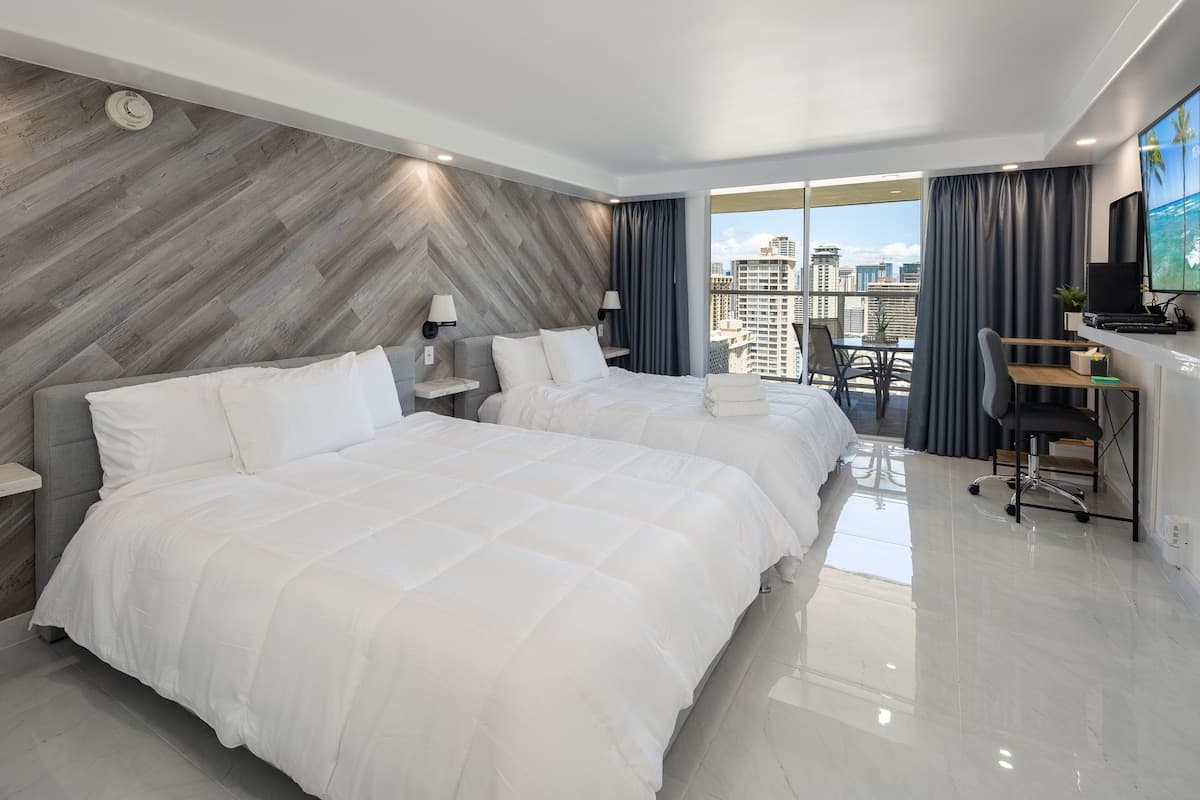Condo in Honolulu · ★4.86 · Studio · 2 beds · 1 shared bath - Photo 1
