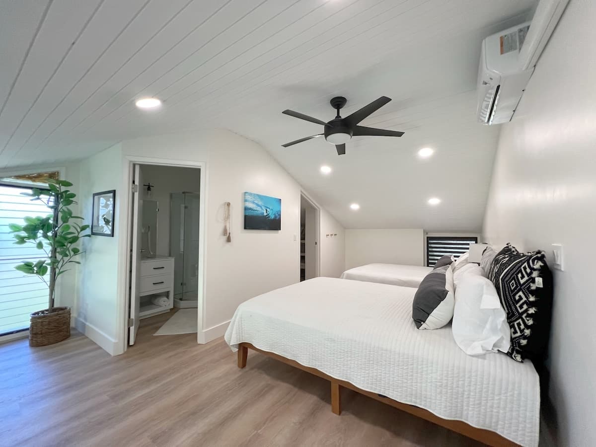 Condo in Kahuku · ★4.93 · 2 bedrooms · 3 beds · 2 private baths - Photo 2