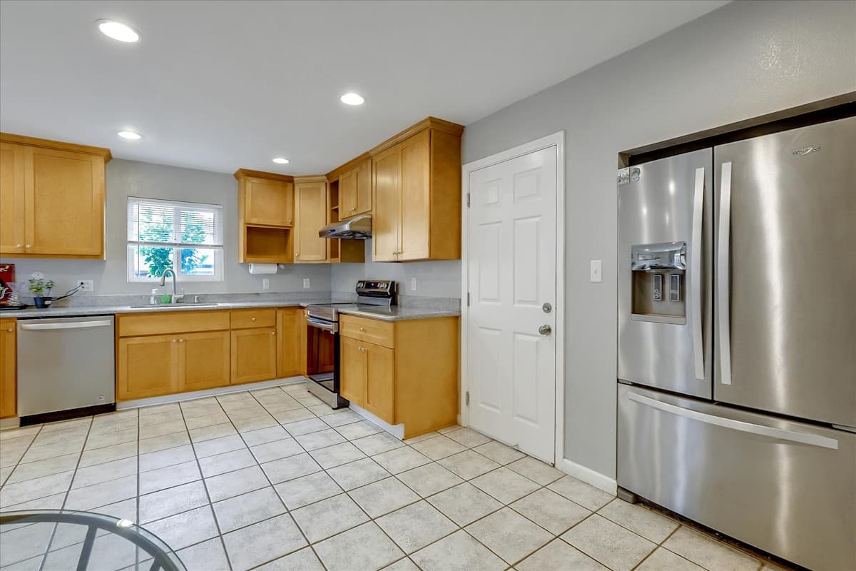 Peaceful Family Home Between SF & Silicon Valley - Photo 5