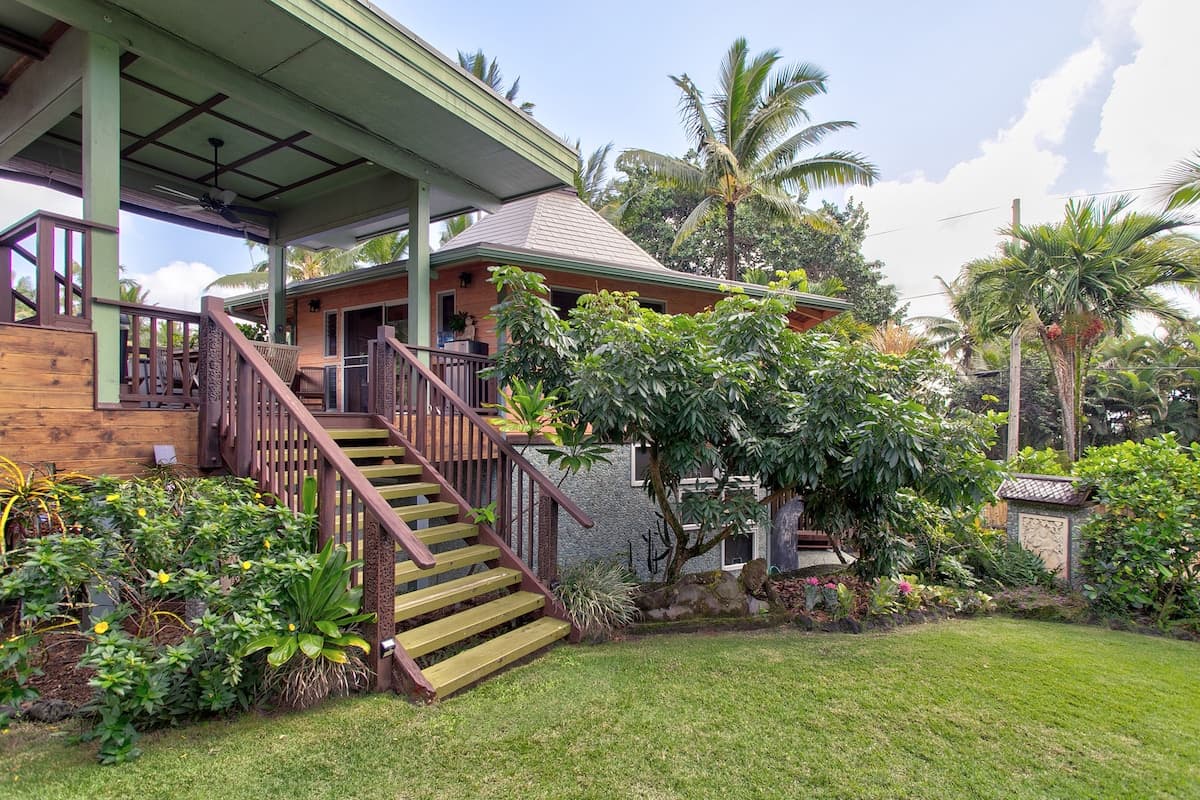 Home in Pahoa · ★4.92 · 3 bedrooms · 6 beds · 4 private baths - Photo 3