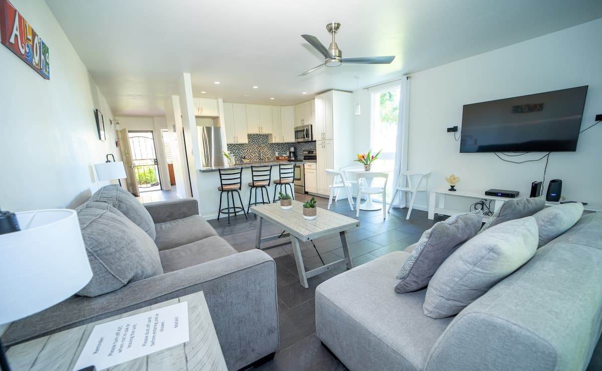 Condo in Kahuku · ★4.9 · 1 bedroom · 3 beds · 1 private bath - Photo 2