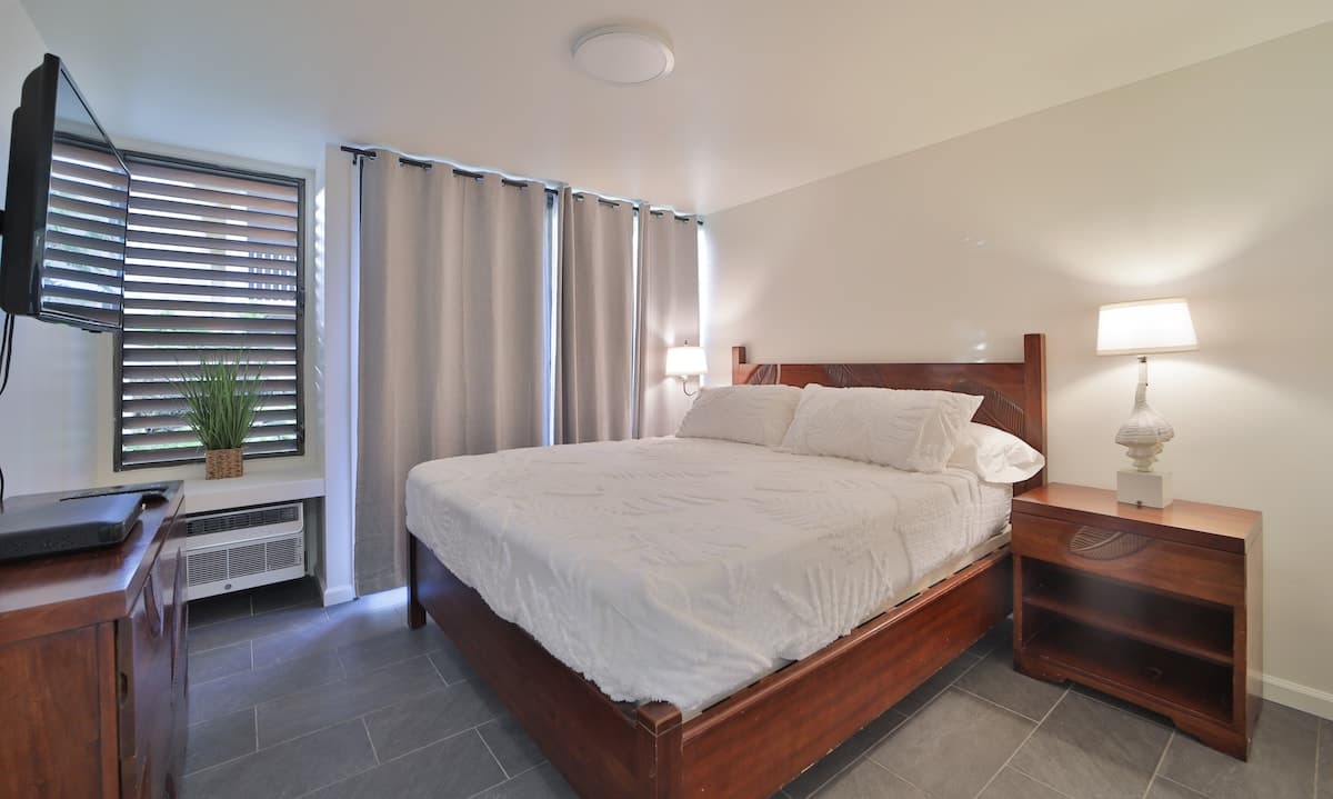 Condo in Kahuku · ★4.9 · 1 bedroom · 3 beds · 1 private bath - Photo 1