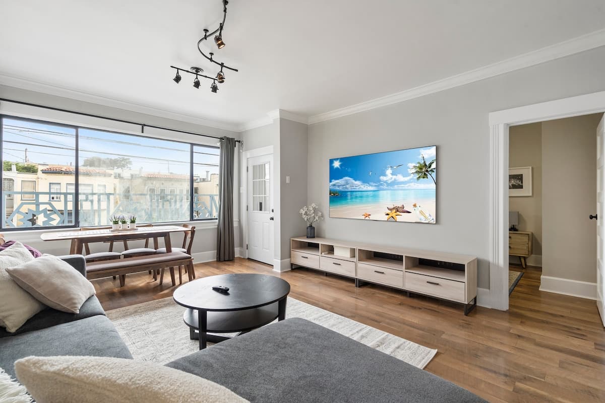 Renovated Home Steps from Golden Gate Park & Beach - Photo 3