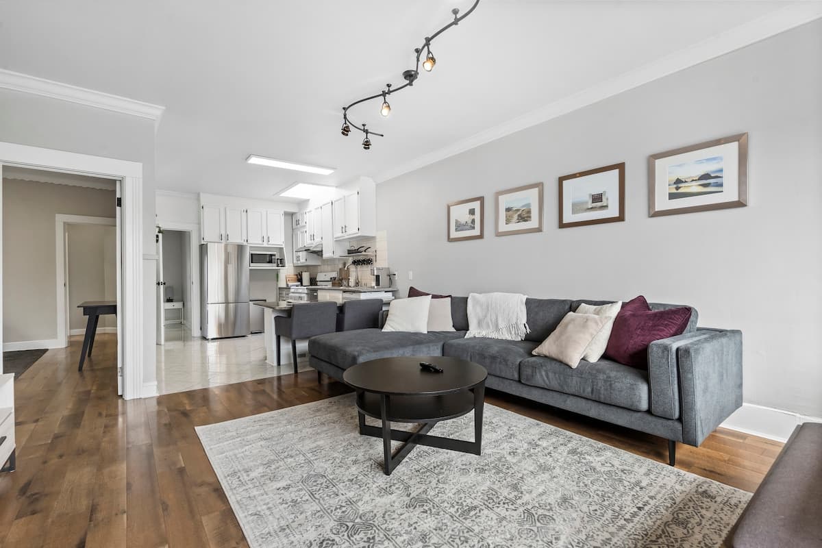 Renovated Home Steps from Golden Gate Park & Beach - Photo 2