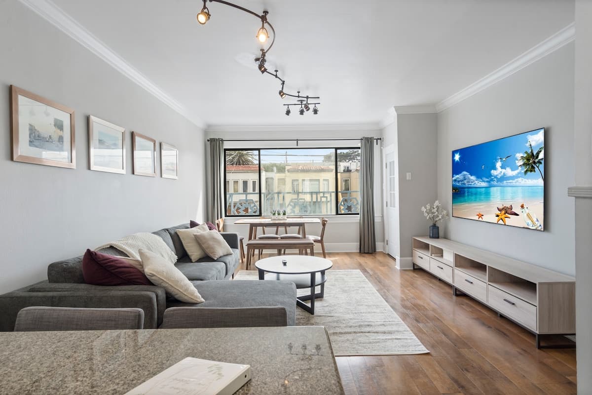 Renovated Home Steps from Golden Gate Park & Beach - Photo 4