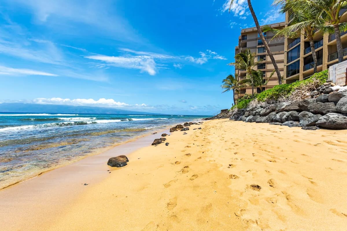 Condo in Lahaina · ★4.73 · Studio · 2 beds · 1 private bath - Photo 1