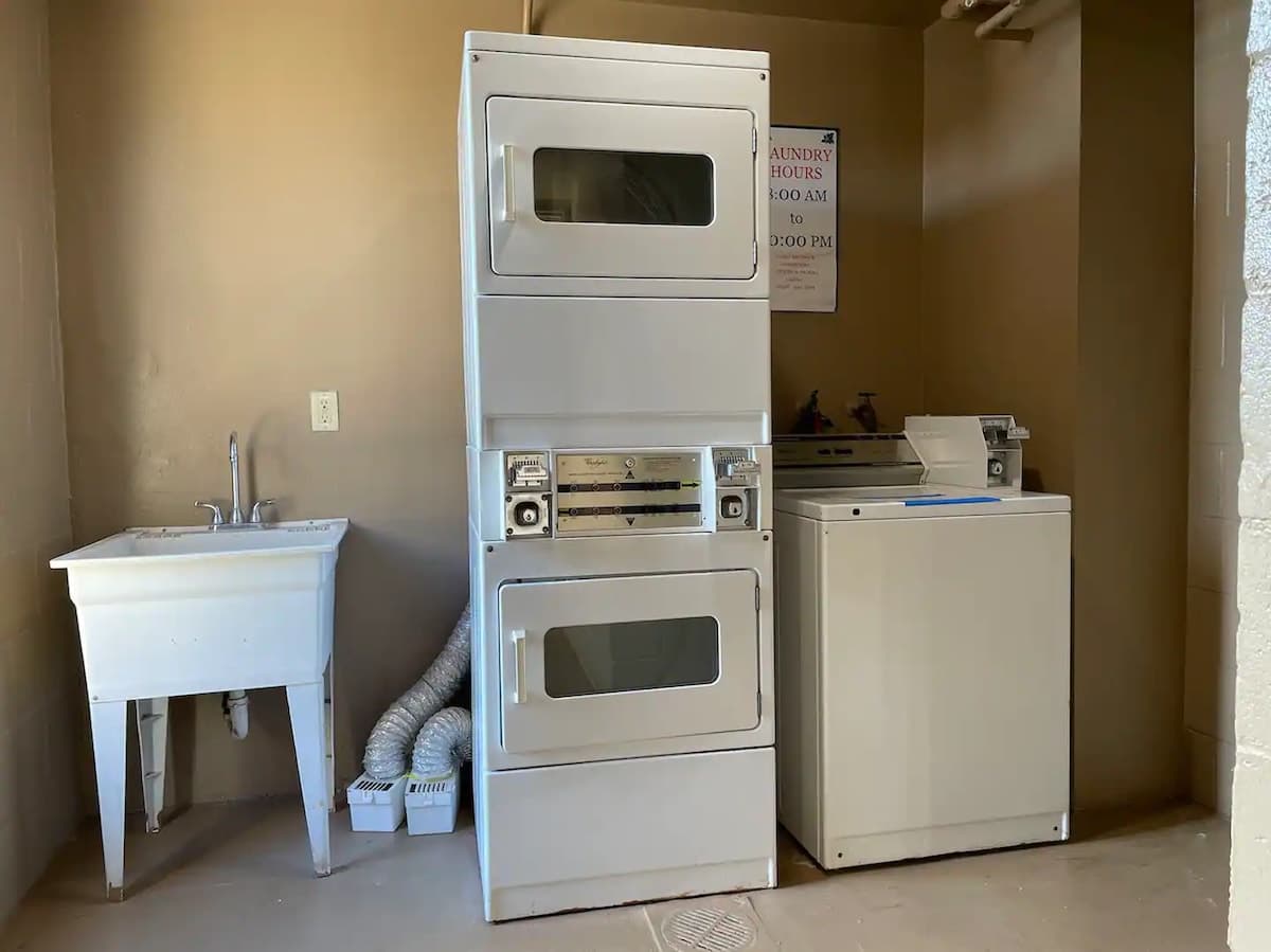 Condo in Lahaina · ★4.73 · Studio · 2 beds · 1 private bath - Photo 5