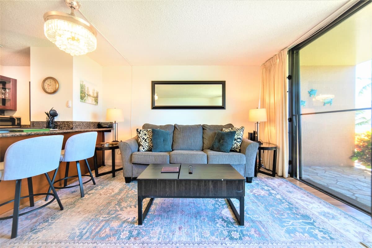 Condo in Wailuku · ★4.76 · 1 bedroom · 2 beds · 1 bath - Photo 5