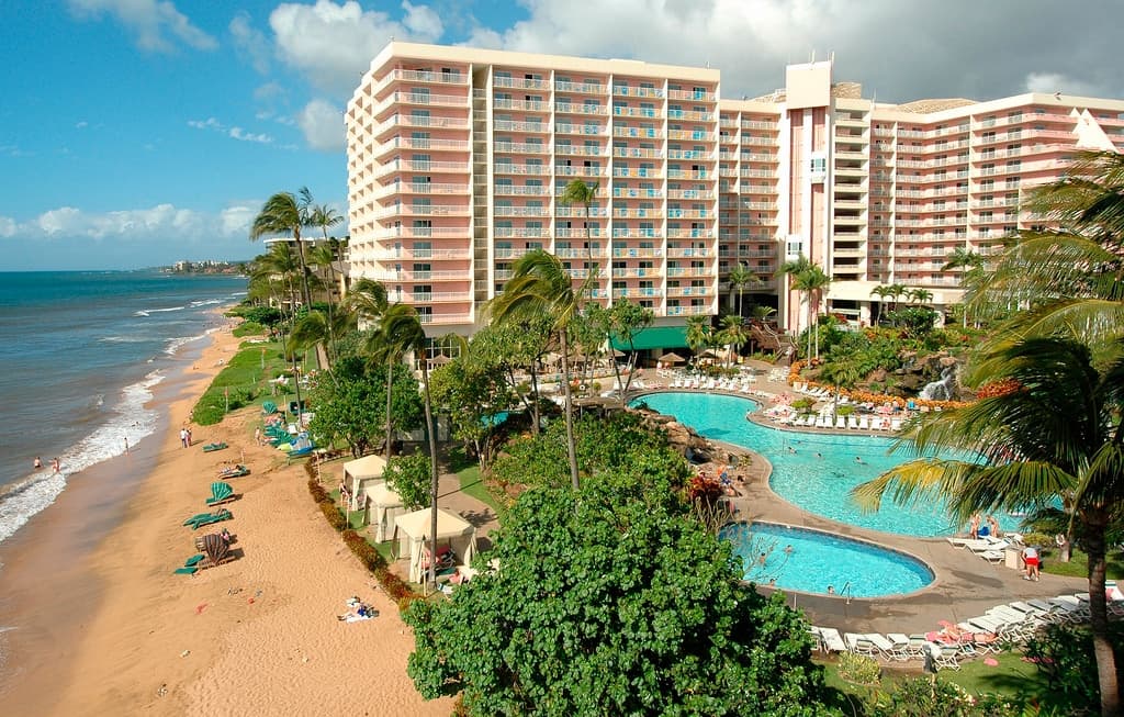 Condo in Lahaina · ★4.95 · 1 bedroom · 2 beds · 1 private bath - Photo 4