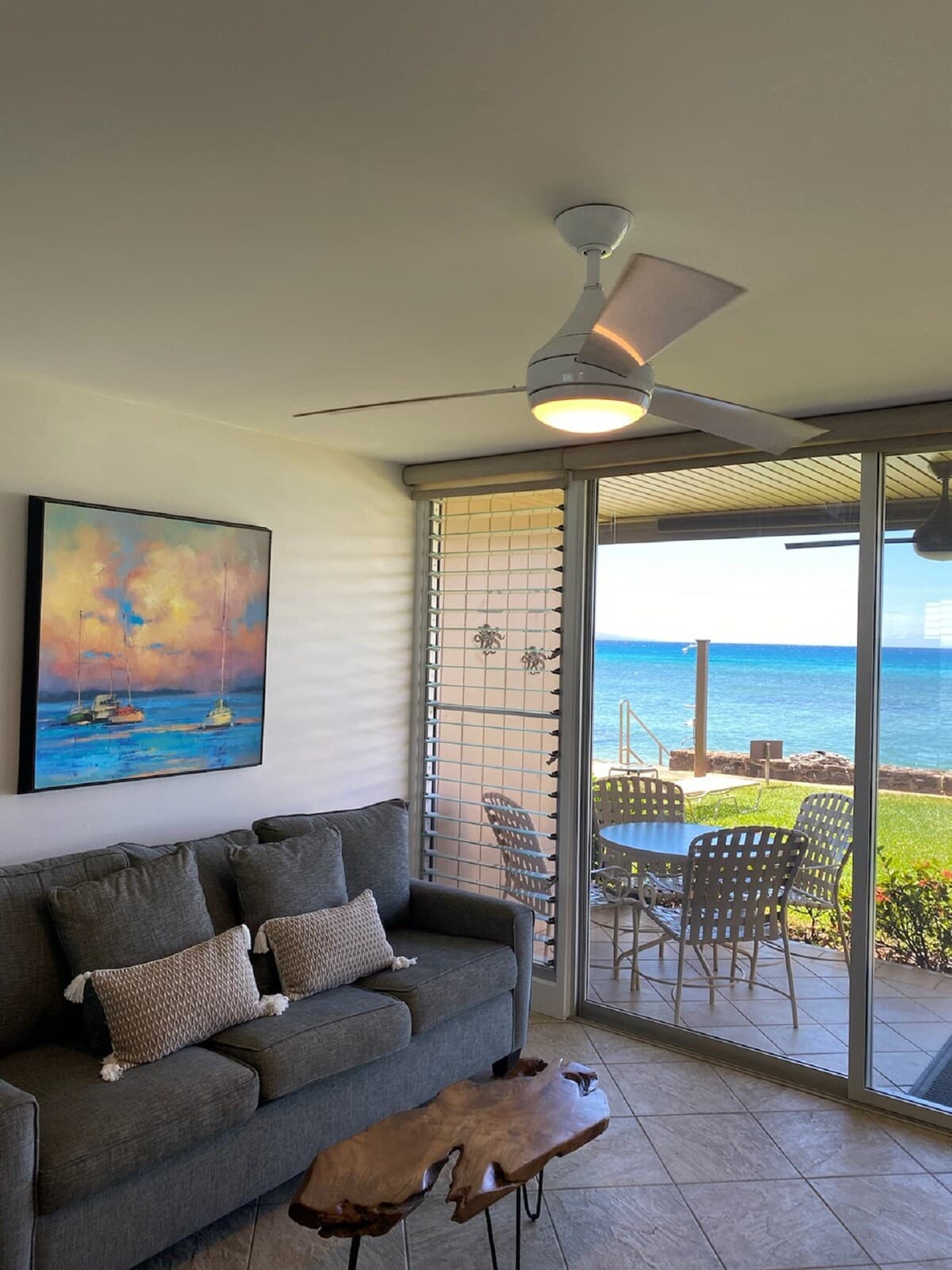 Condo in Lahaina · ★4.99 · 1 bedroom · 2 beds · 1 bath - Photo 4