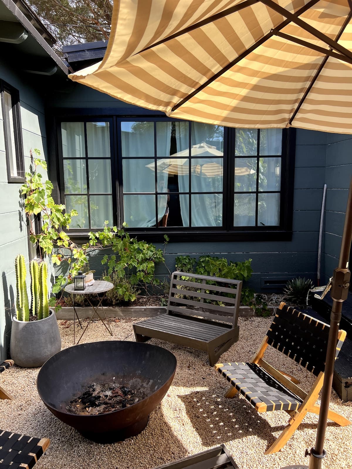 Janis Joplin's Piano, Artist's Carmel Cottage - Photo 4