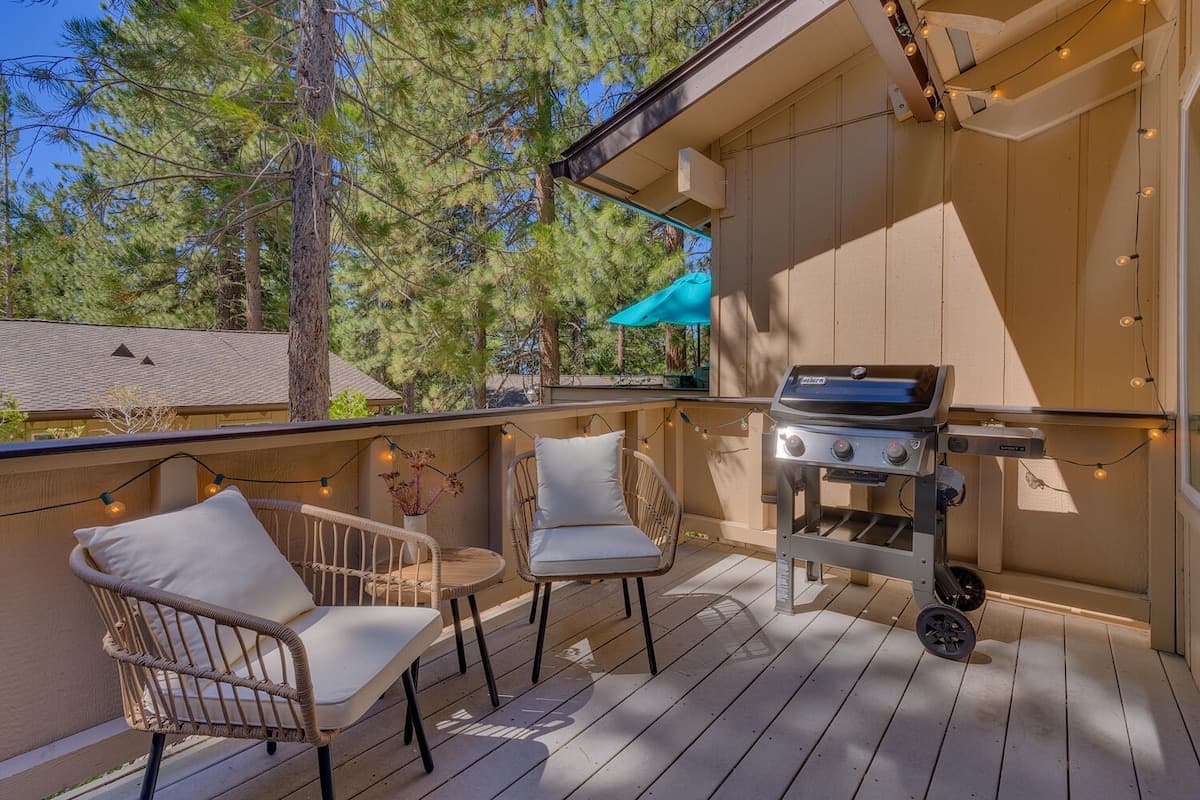 Condo in Incline Village · ★4.9 · 3 bedrooms · 3 beds · 2.5 private baths - Photo 5
