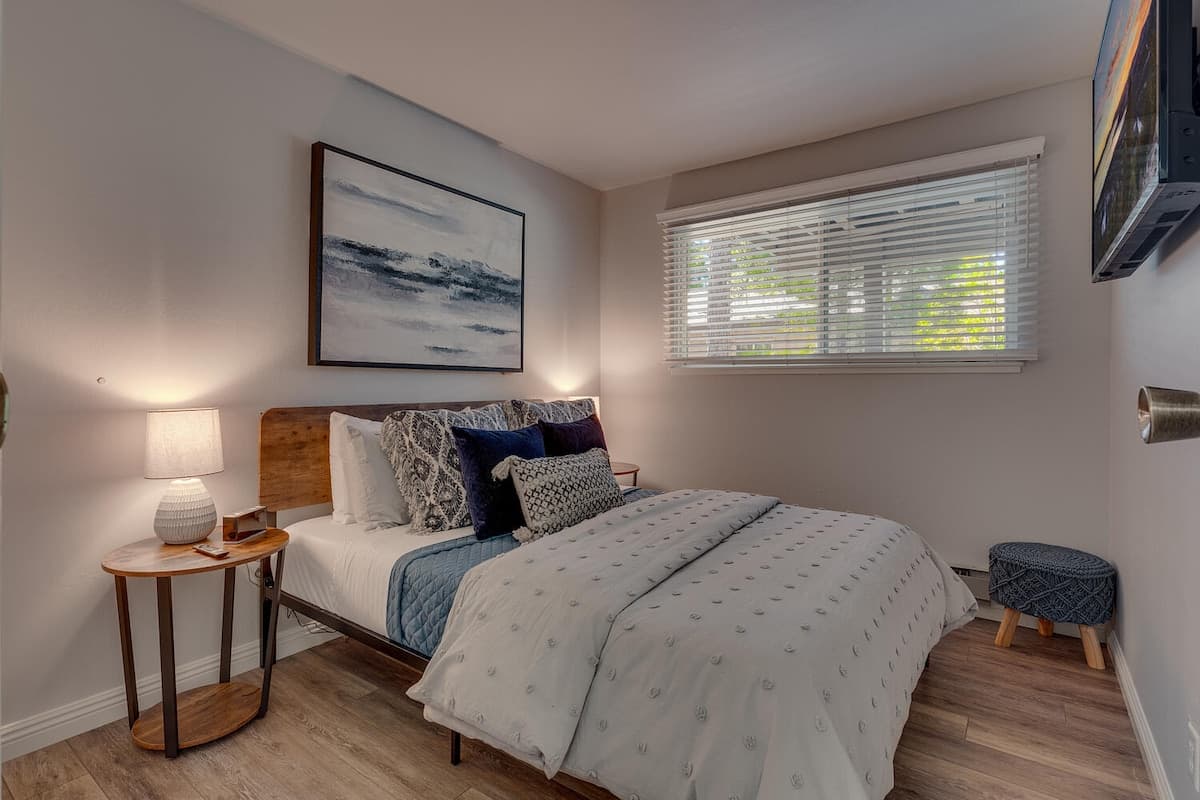Condo in Incline Village · ★4.9 · 3 bedrooms · 3 beds · 2.5 private baths - Photo 3
