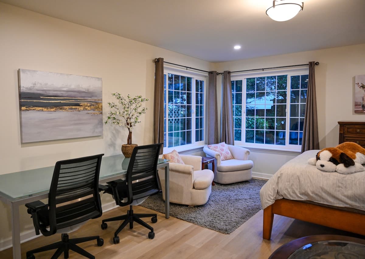 Remodeled 1000 sq ft Garden-View Suite, No Stairs - Photo 1