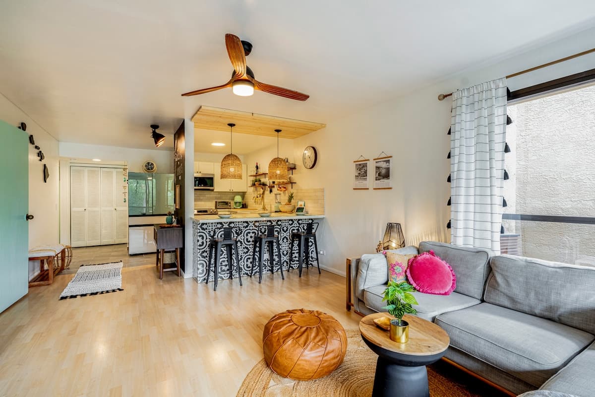 Condo in Kailua-Kona · ★4.96 · 2 bedrooms · 4 beds · 2 baths - Photo 1
