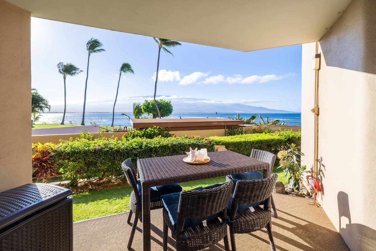 Condo in Wailuku · ★4.83 · 1 bedroom · 2 beds · 1 bath - Photo 1