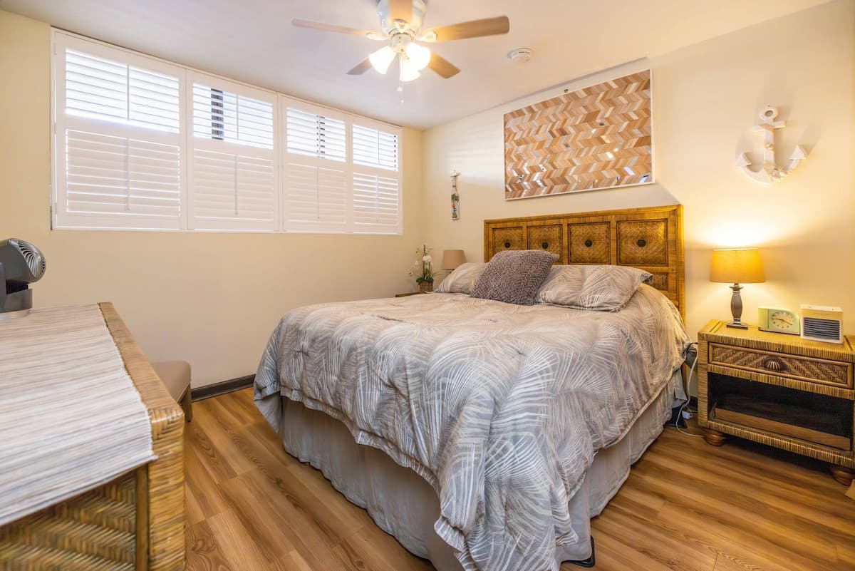 Condo in Wailuku · ★4.83 · 1 bedroom · 2 beds · 1 bath - Photo 4