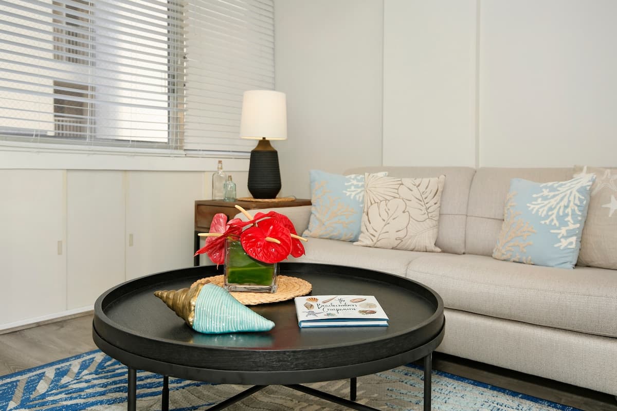 Condo in Honolulu · ★4.67 · 1 bedroom · 2 beds · 1 private bath - Photo 5