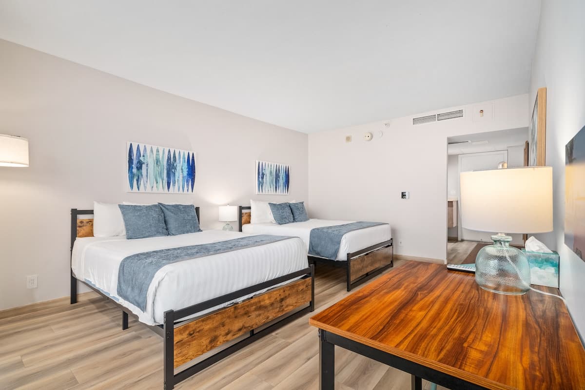 Waikiki studio w/ pool & gym Parking Space Inclded - Photo 1