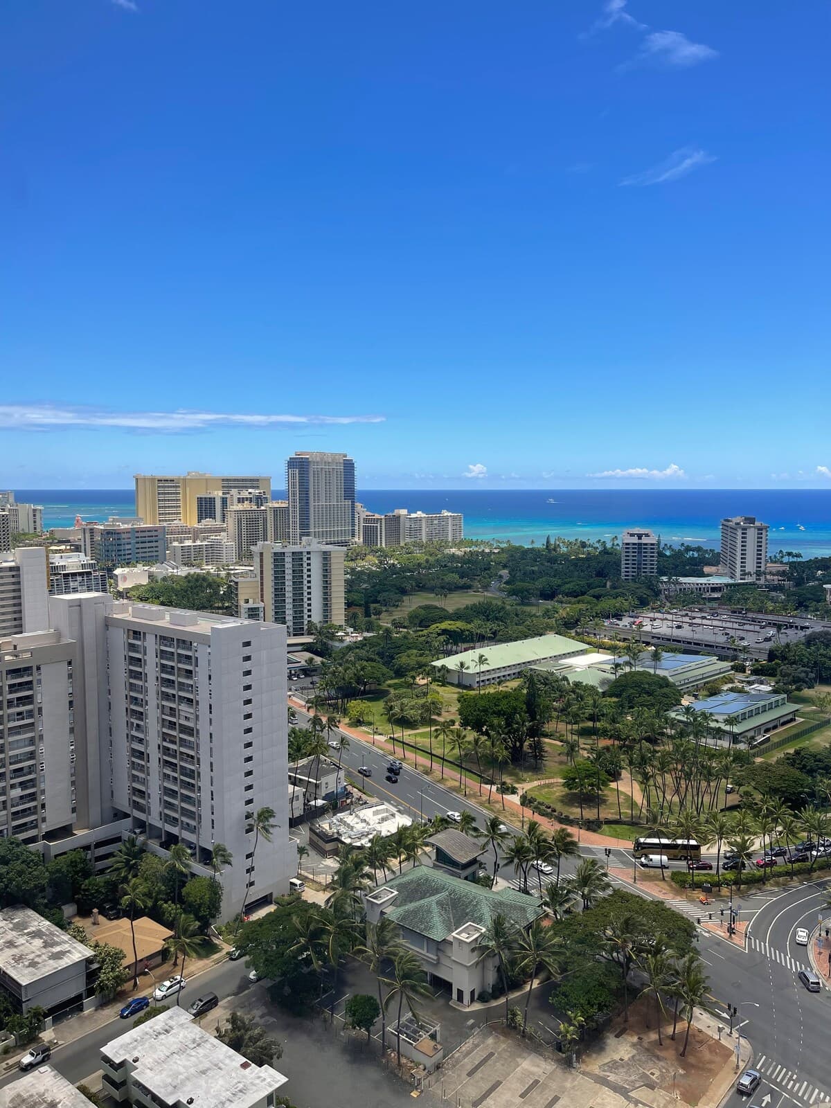 Condo in Honolulu · ★4.52 · 1 bedroom · 1 bed · 1 private bath - Photo 3