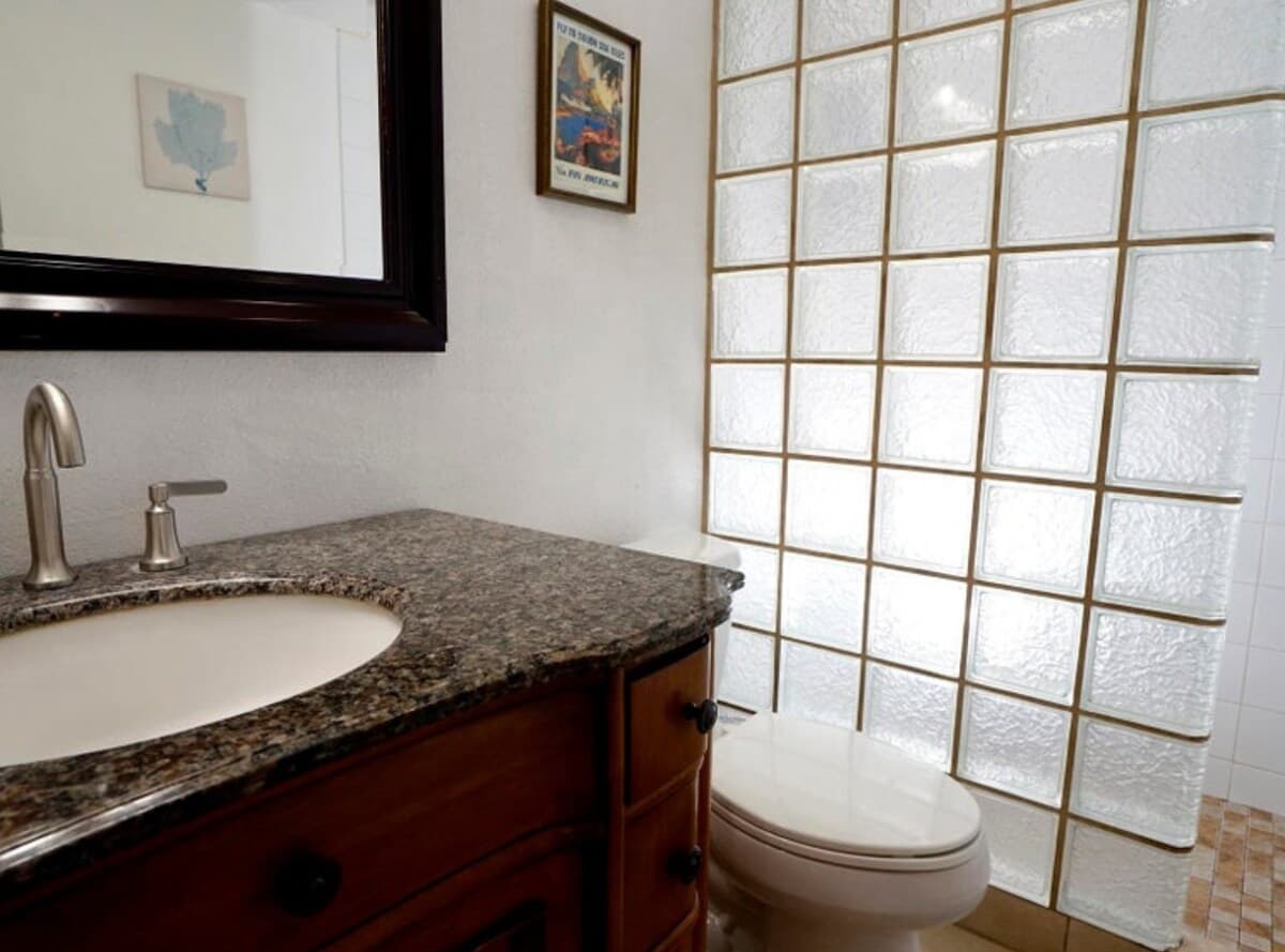 Condo in Kihei · ★4.94 · 1 bedroom · 2 beds · 1 private bath - Photo 2