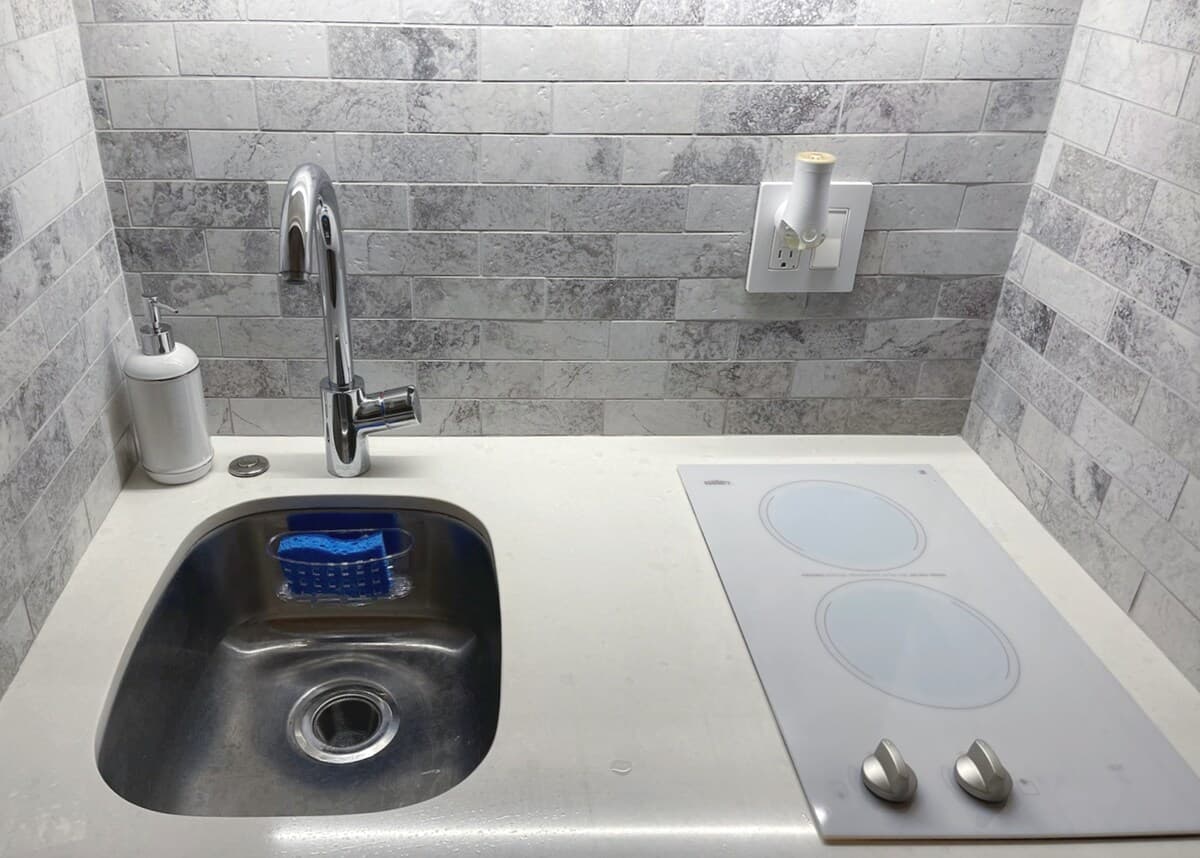 Condo in Honolulu · ★4.93 · 1 bedroom · 1 bed · 1 private bath - Photo 2