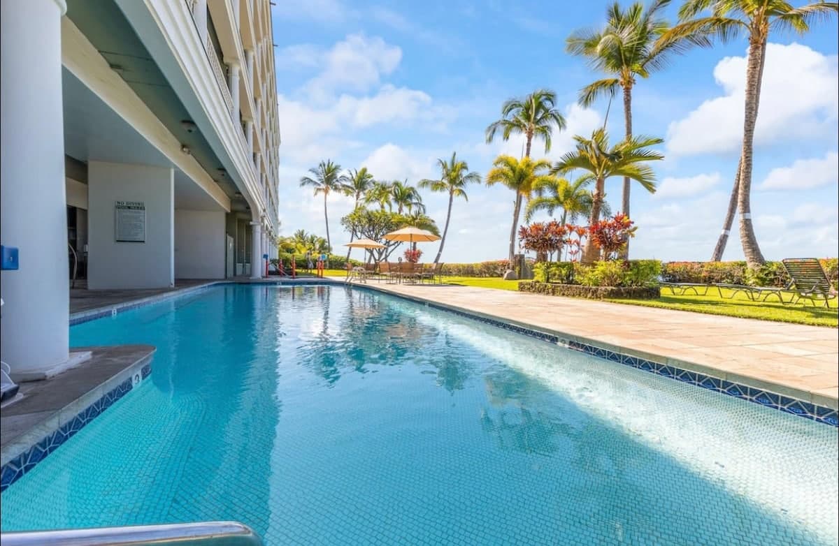 Condo in Lahaina · ★4.98 · Studio · 1 bed · 1 private bath - Photo 2
