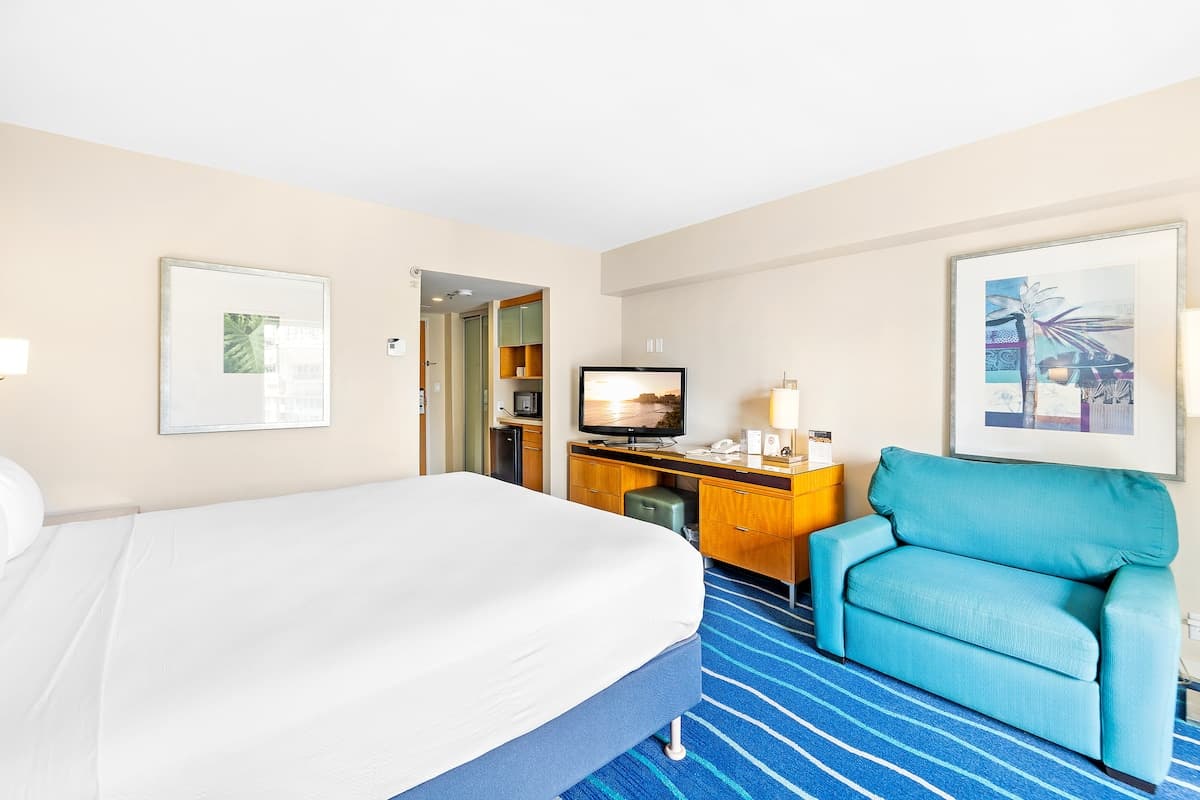 Condo in Honolulu · ★4.81 · 1 bedroom · 1 bed · 1 private bath - Photo 5