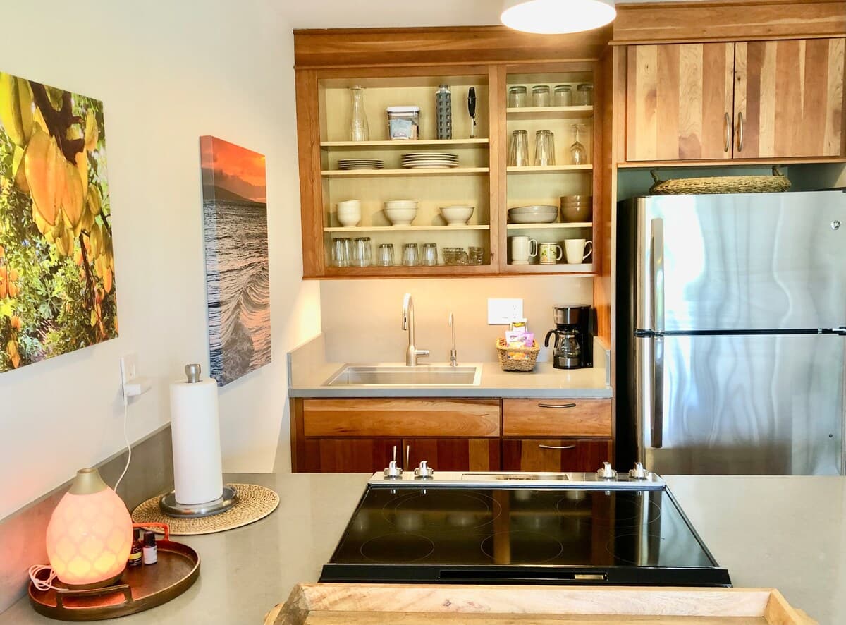 Condo in Lahaina · ★4.98 · Studio · 1 bed · 1 private bath - Photo 5