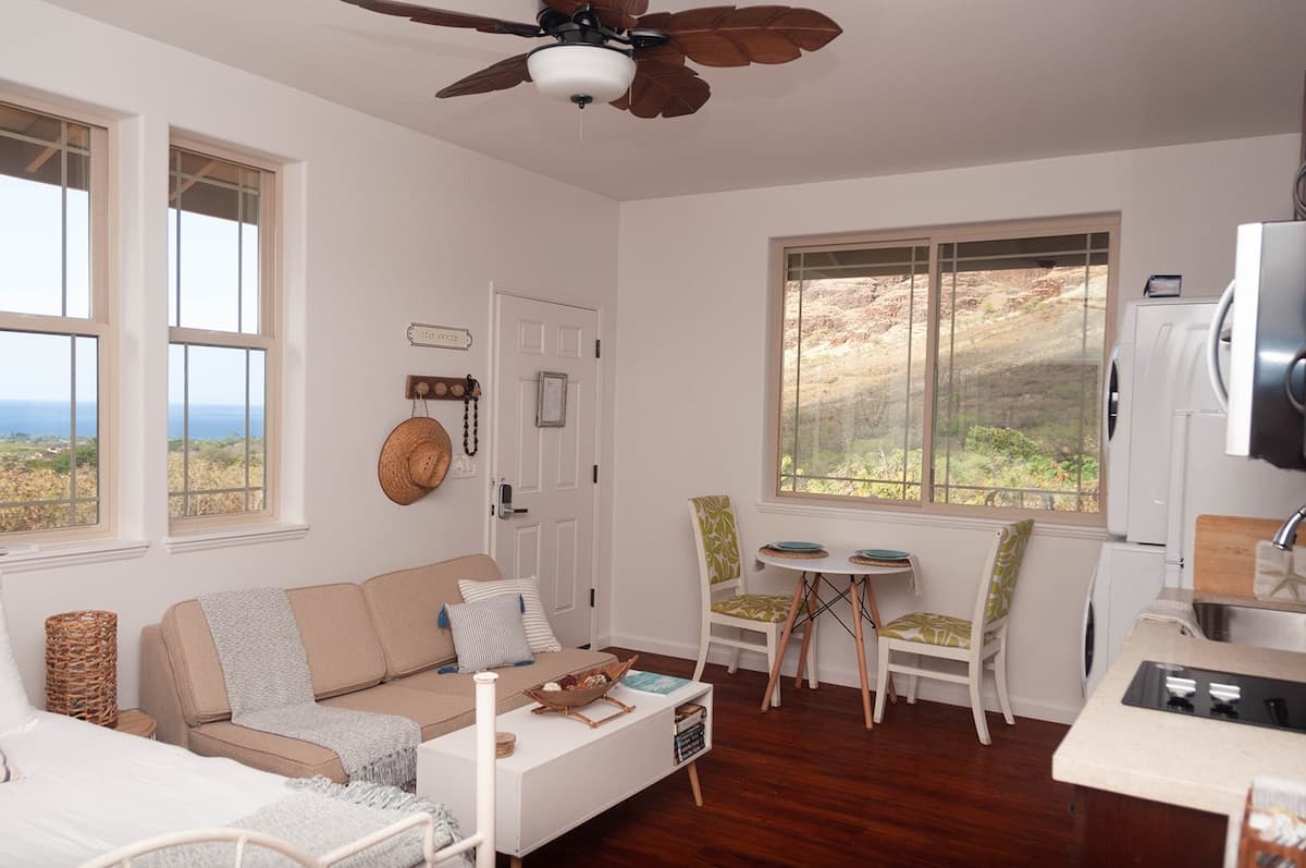 Slice of Paradise-Studio-Sleeps 4-Same$ for 4 as 2 - Photo 1