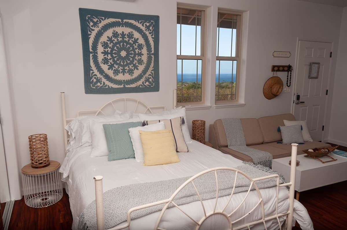 Slice of Paradise-Studio-Sleeps 4-Same$ for 4 as 2 - Photo 2