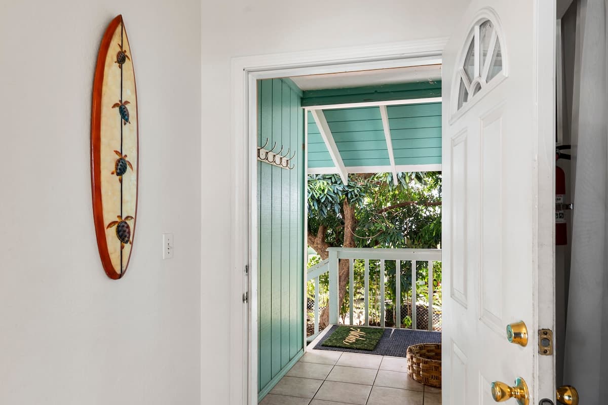 Home in Kailua-Kona · ★4.82 · 4 bedrooms · 5 beds · 4 private baths - Photo 2