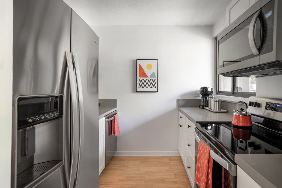 Condo in Lahaina · ★4.93 · 1 bedroom · 2 beds · 1 private bath - Photo 4