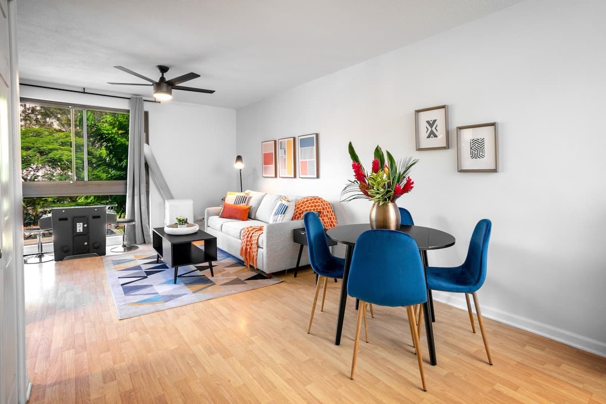 Condo in Lahaina · ★4.93 · 1 bedroom · 2 beds · 1 private bath - Photo 2