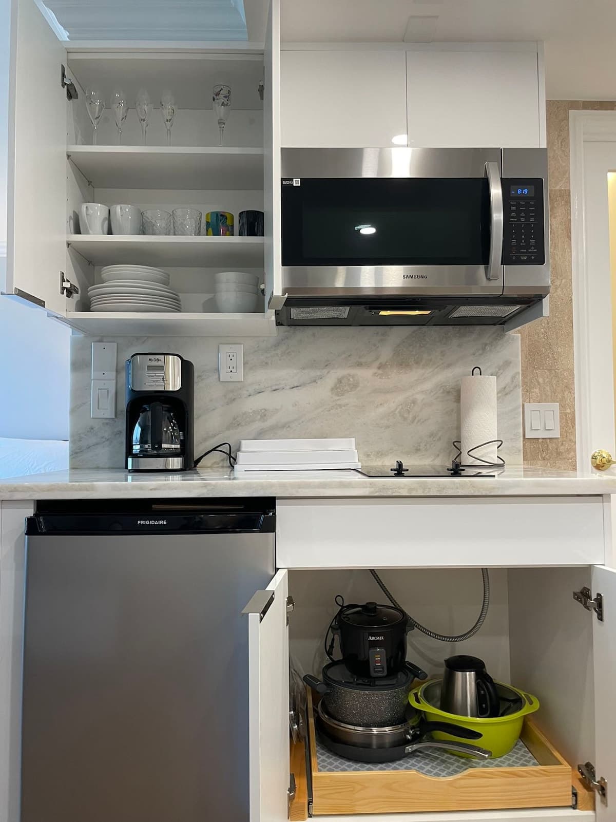 Condo in Honolulu · ★4.82 · Studio · 2 beds · 1 shared bath - Photo 5