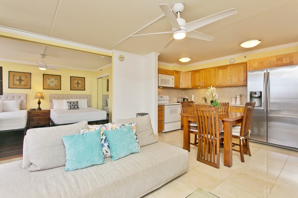 HighRise Waikiki OceanView 1 BR and Free Parking - Photo 5