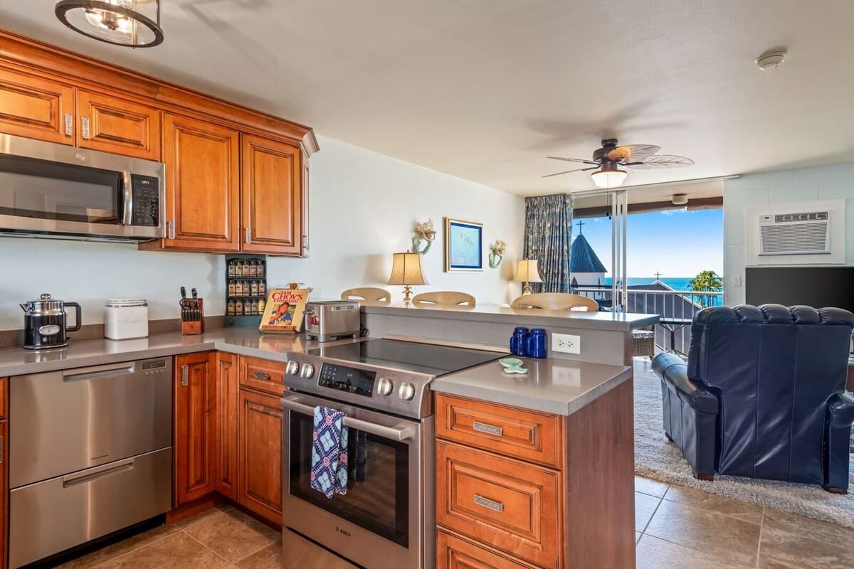 Condo in Kailua-Kona · ★5.0 · 1 bedroom · 1 bed · 1 shared bath - Photo 2