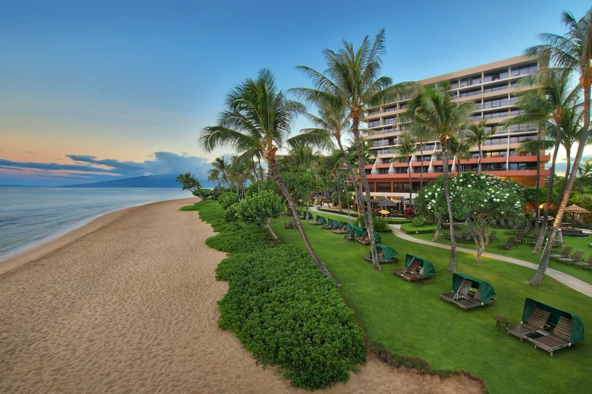 Condo in Lahaina · ★5.0 · 2 bedrooms · 4 beds · 2 private baths - Photo 1