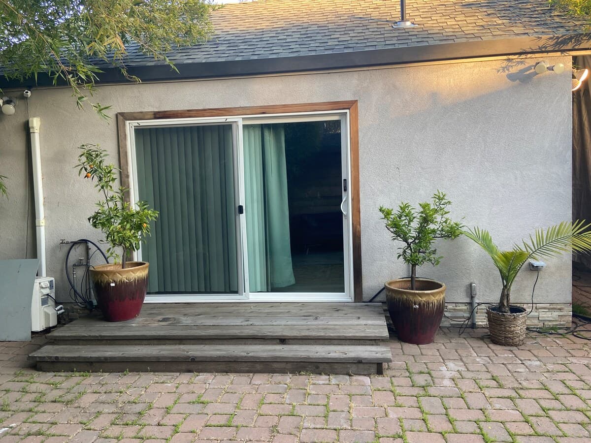 Cozy Detached Cottage in Heart of Silicon Valley - Photo 2