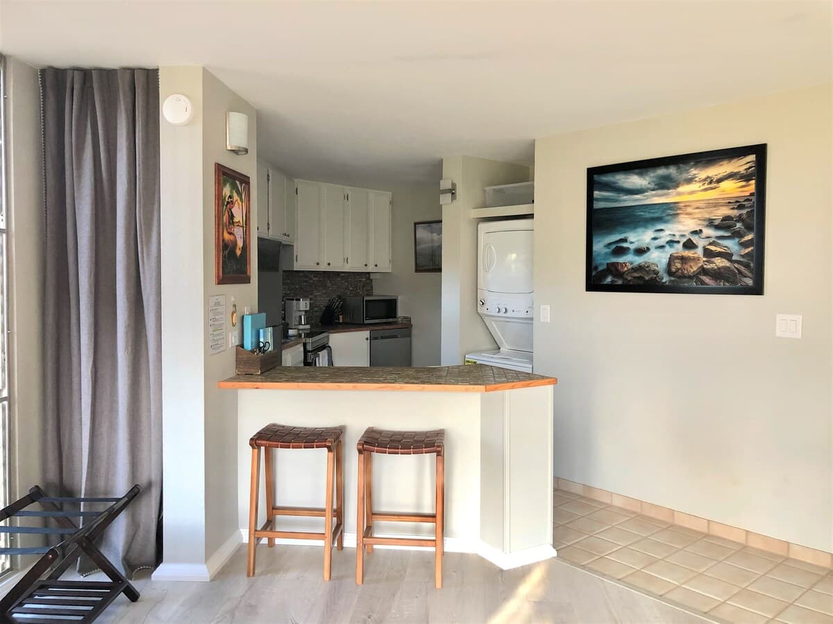 Condo in Wailuku · ★4.97 · Studio · 1 bed · 1 private bath - Photo 4