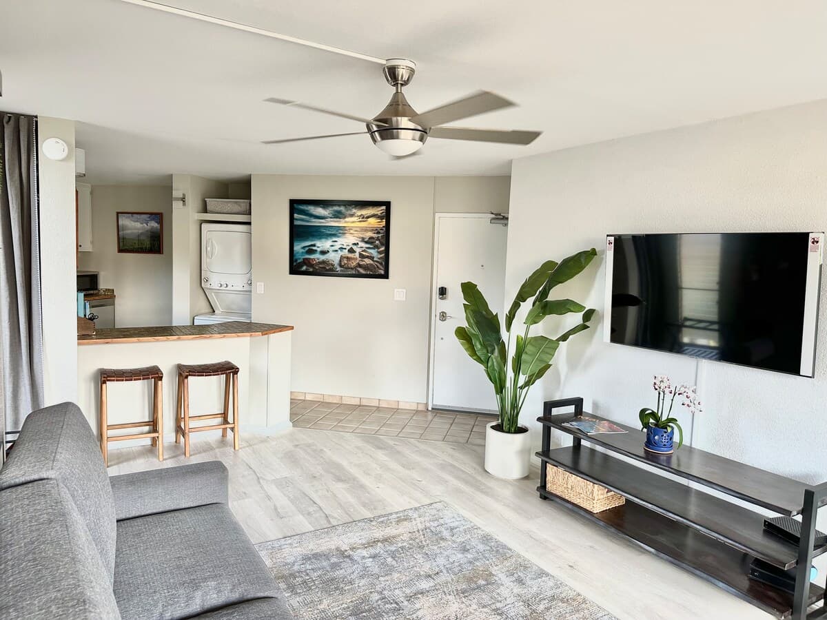 Condo in Wailuku · ★4.97 · Studio · 1 bed · 1 private bath - Photo 3