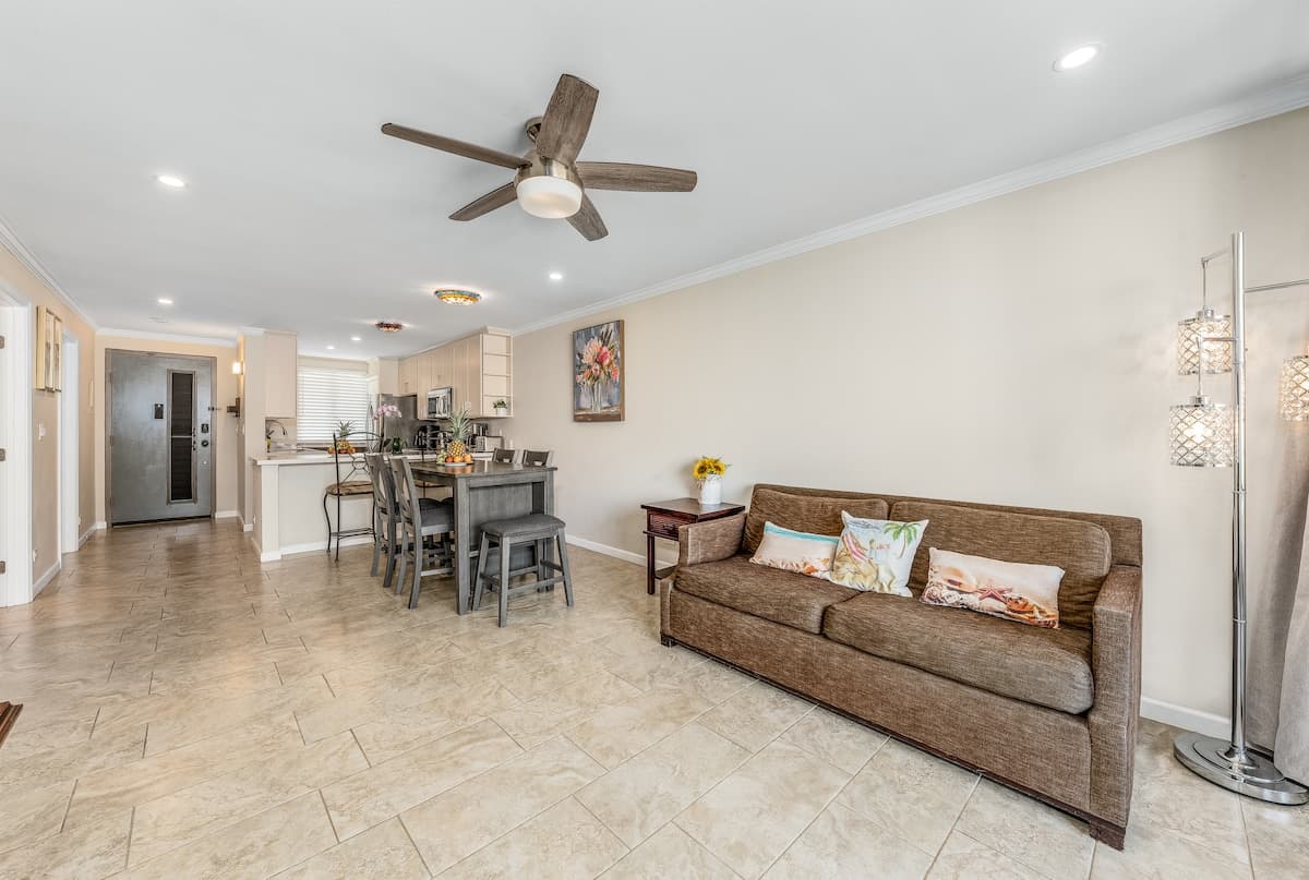 Condo in Lahaina · ★4.81 · 2 bedrooms · 3 beds · 2 baths - Photo 5