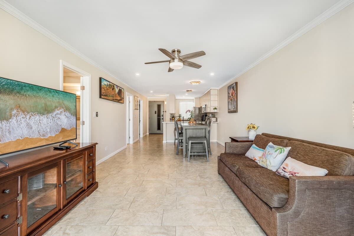 Condo in Lahaina · ★4.81 · 2 bedrooms · 3 beds · 2 baths - Photo 4