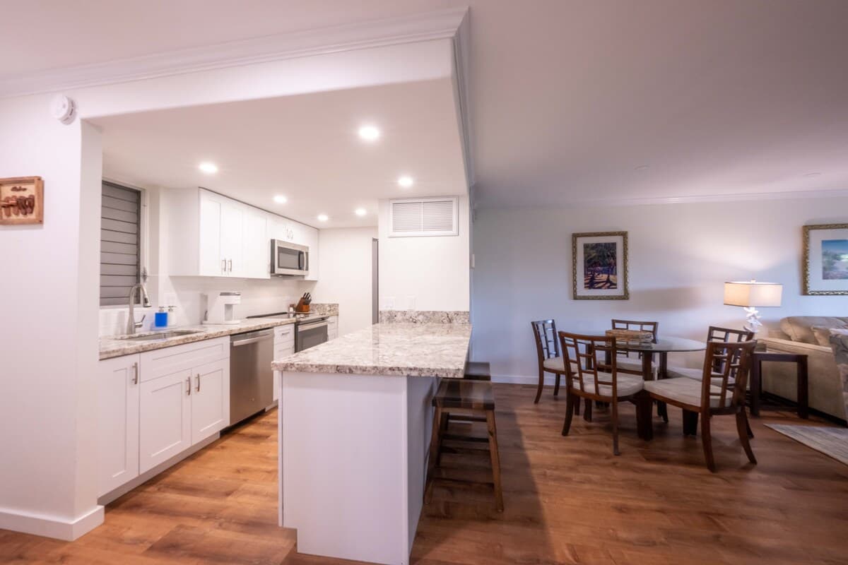 Condo in Lahaina · ★4.93 · 1 bedroom · 3 beds · 1 private bath - Photo 5