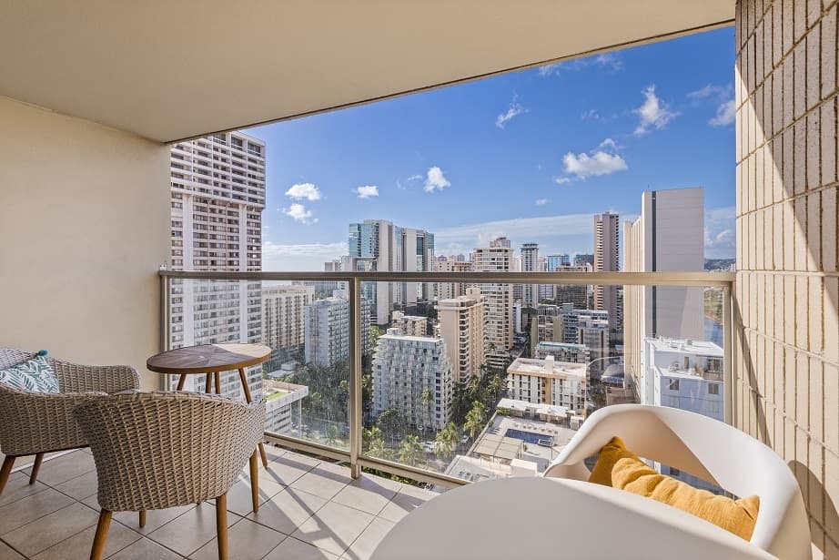 Condo in Honolulu · ★4.89 · 1 bedroom · 1 bed · 1 private bath - Photo 5