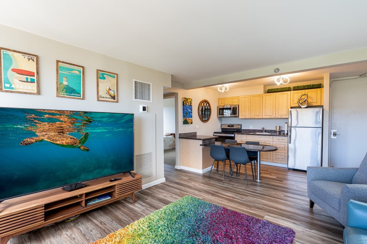 Waikiki Ocean and Diamond Head View Condo! - Photo 2