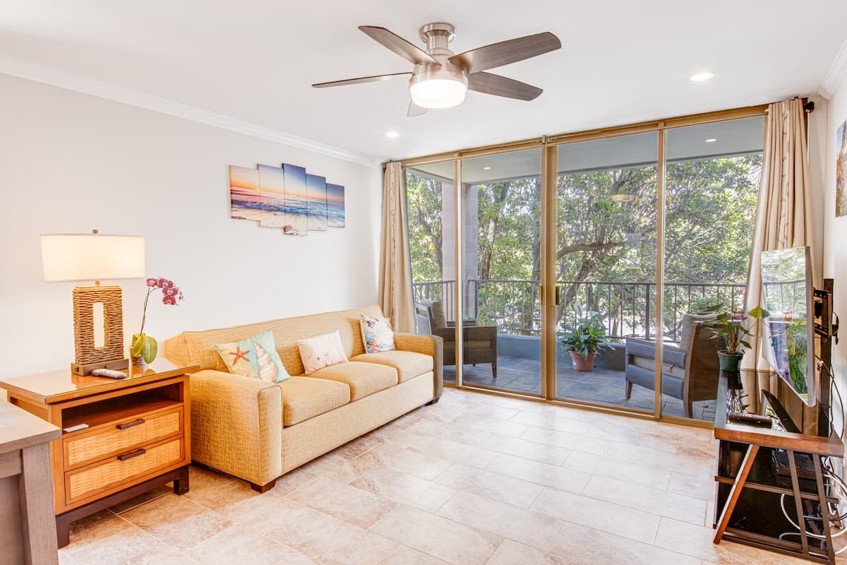 Condo in Lahaina · ★4.82 · 2 bedrooms · 3 beds · 2 private baths - Photo 1