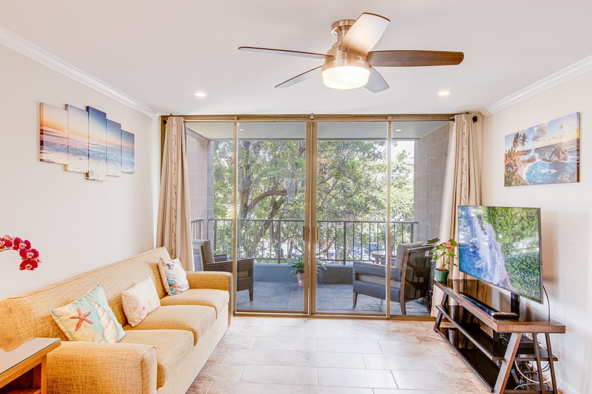 Condo in Lahaina · ★4.82 · 2 bedrooms · 3 beds · 2 private baths - Photo 2
