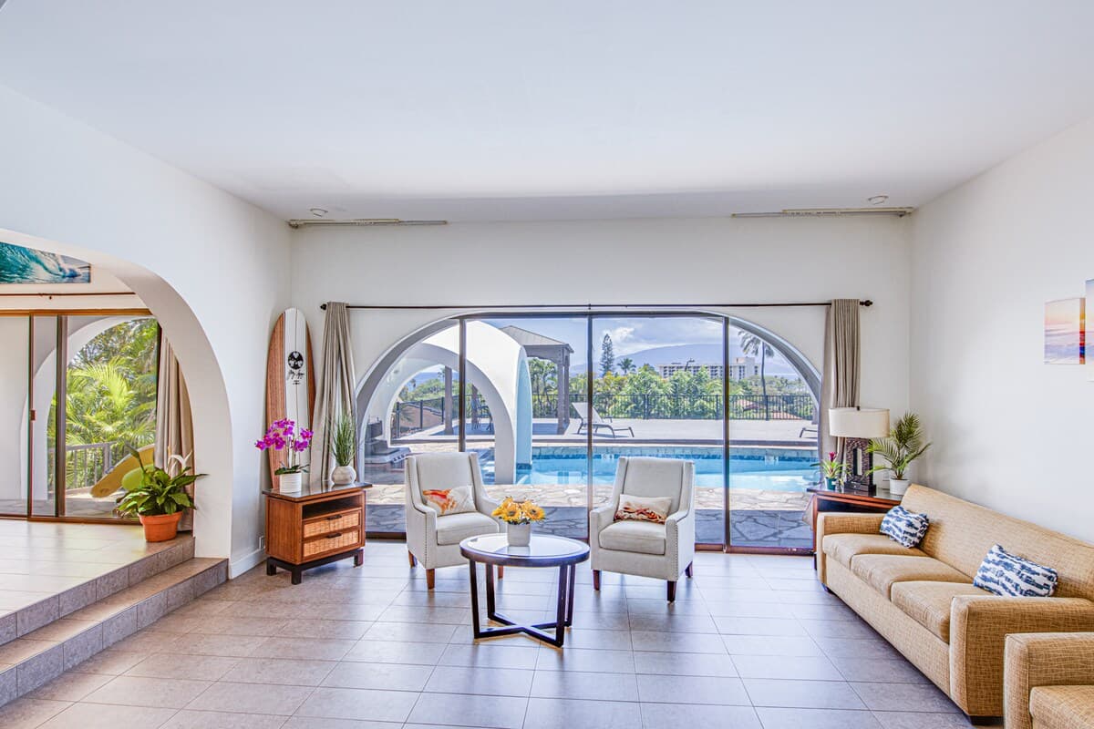 Villa in Lahaina · ★4.8 · 3 bedrooms · 6 beds · 3 baths - Photo 2
