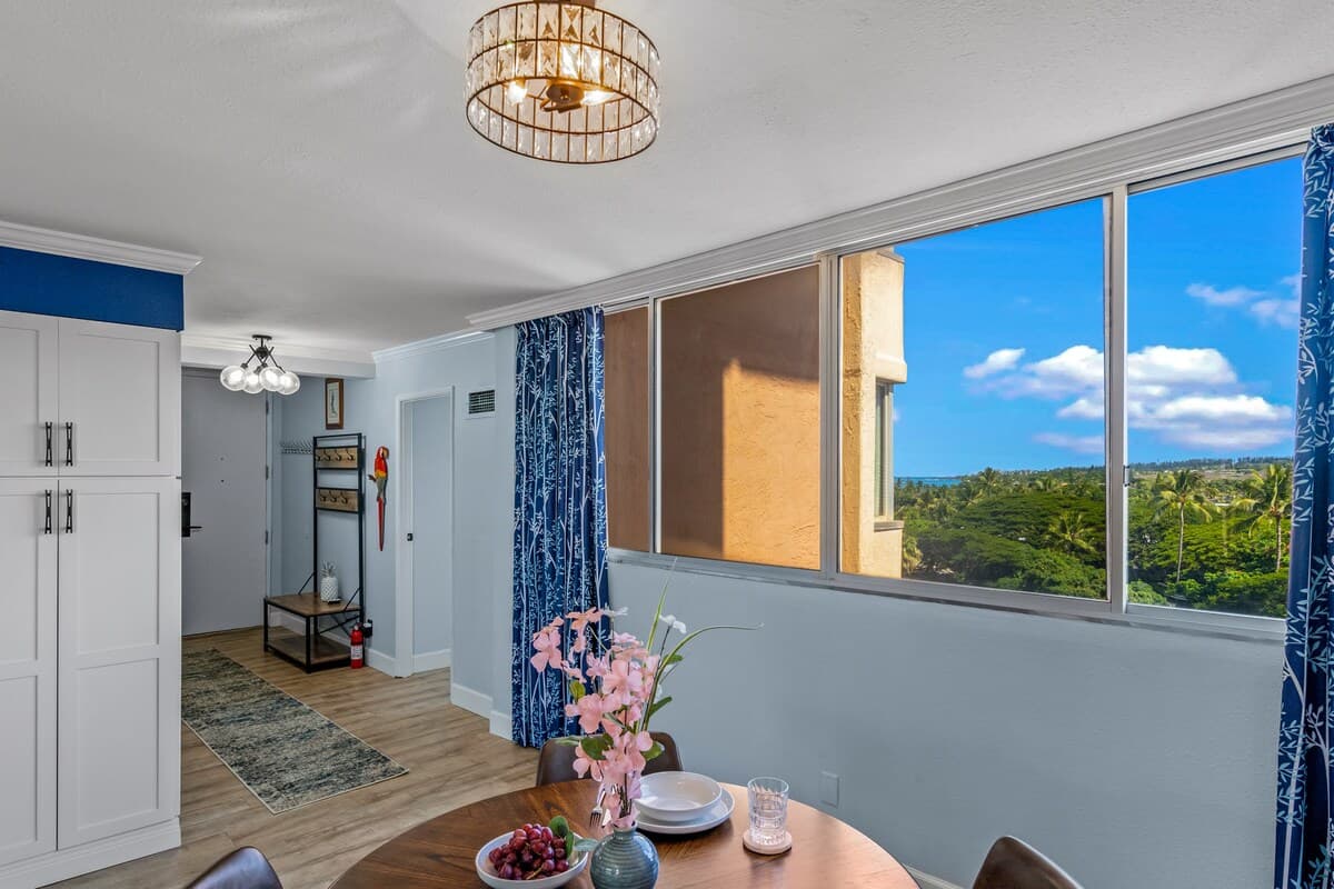 Condo in Lahaina · ★4.9 · 2 bedrooms · 4 beds · 2 private baths - Photo 5